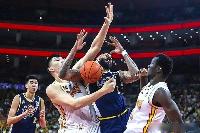 里程碑夜皇家社会远射贴柱，CBA常规赛窗口期刷纪录，球迷炸锅，赛季目标并未改变的简单介绍